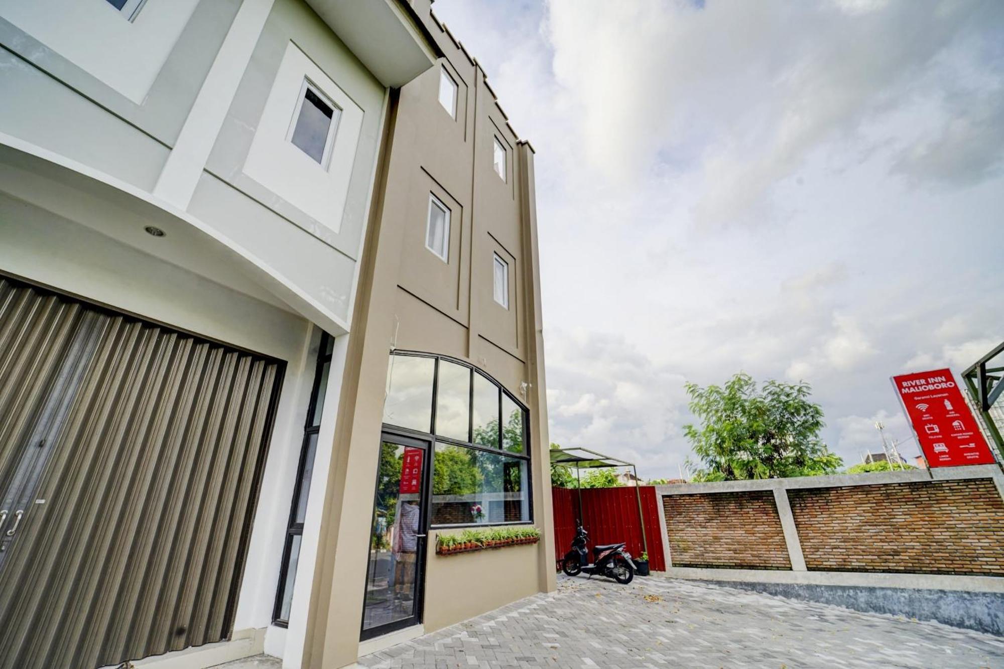 Super Oyo 90778 River Inn Malioboro Yogyakarta Ngoại thất bức ảnh
