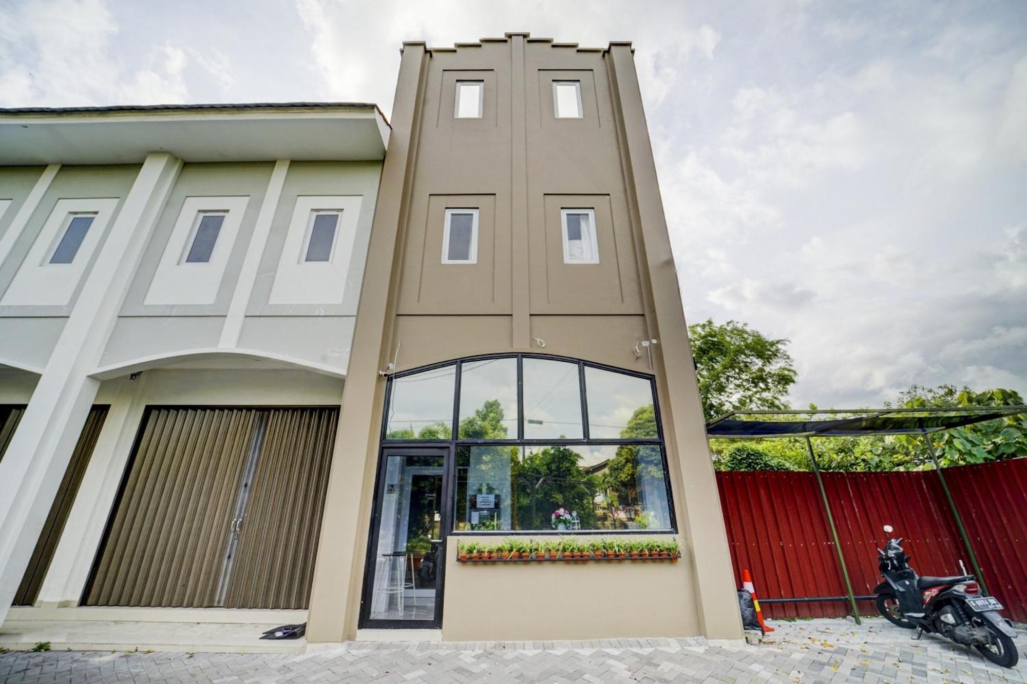 Super Oyo 90778 River Inn Malioboro Yogyakarta Ngoại thất bức ảnh