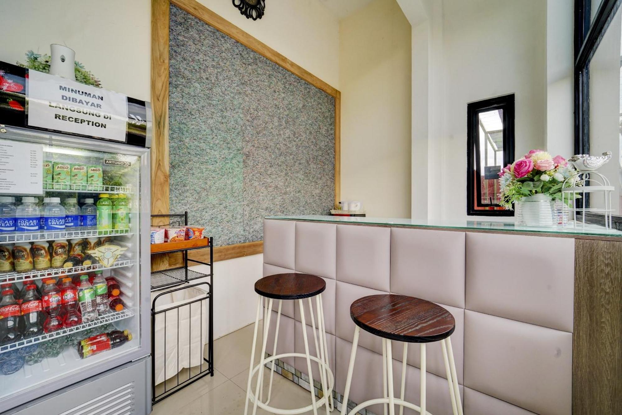 Super Oyo 90778 River Inn Malioboro Yogyakarta Ngoại thất bức ảnh