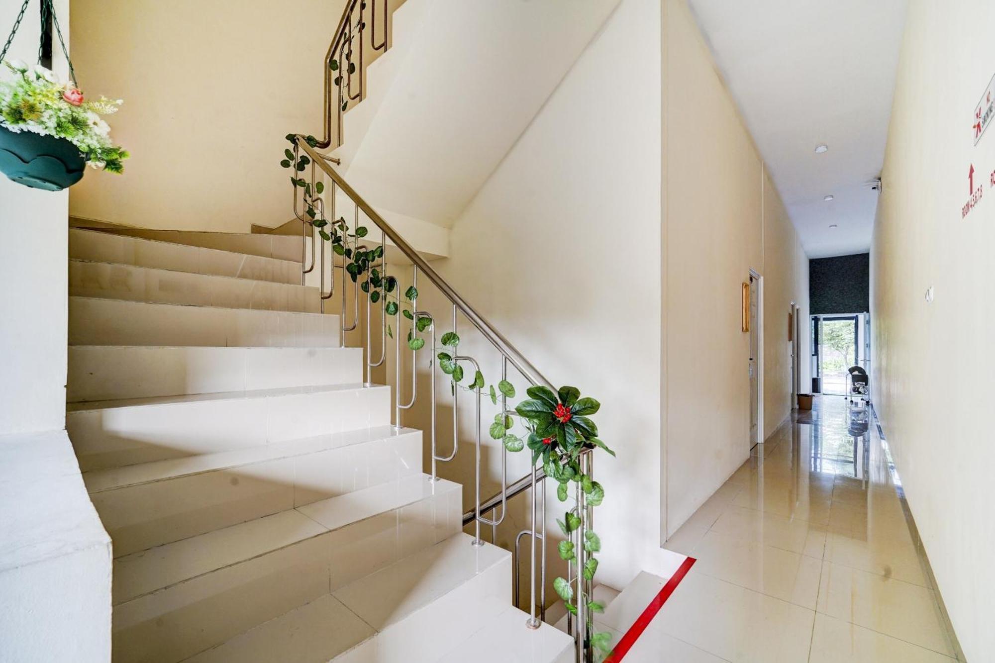 Super Oyo 90778 River Inn Malioboro Yogyakarta Ngoại thất bức ảnh
