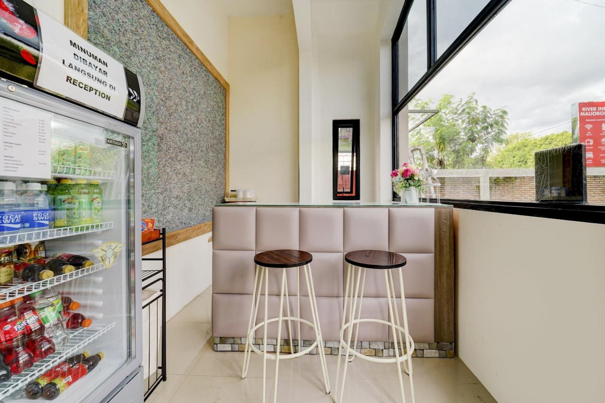 Super Oyo 90778 River Inn Malioboro Yogyakarta Ngoại thất bức ảnh