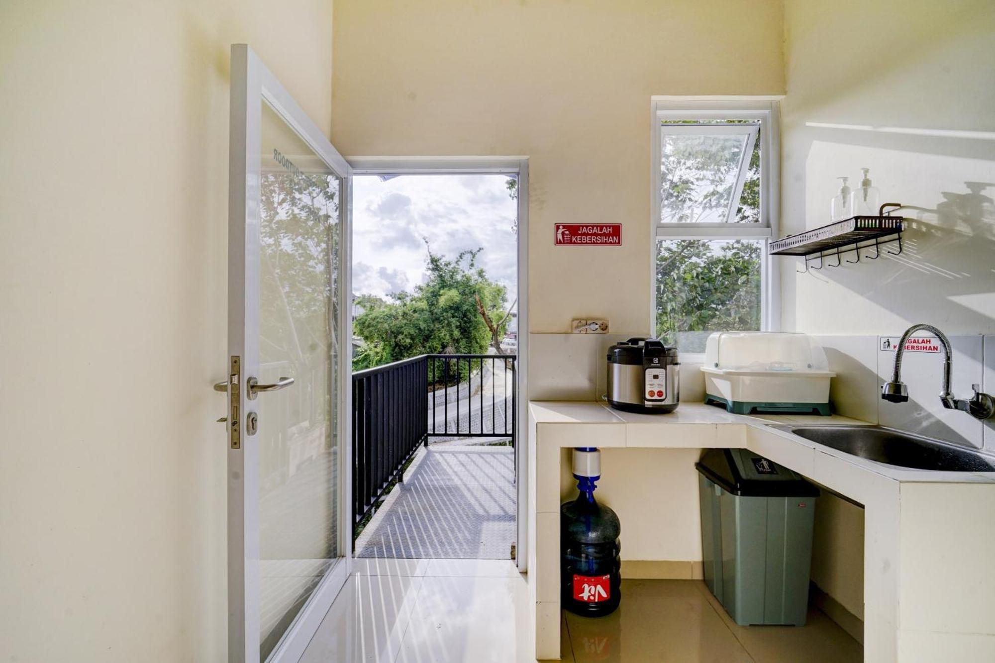 Super Oyo 90778 River Inn Malioboro Yogyakarta Ngoại thất bức ảnh